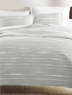 New with tag! Home Collection Reversible Gray White Quilt Set & Shams Full Queen